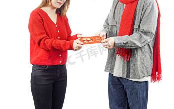 王鹤棣篮球赛首秀数据曝光，娱乐趣吧网带你直击现场：这水平真能打职业？
